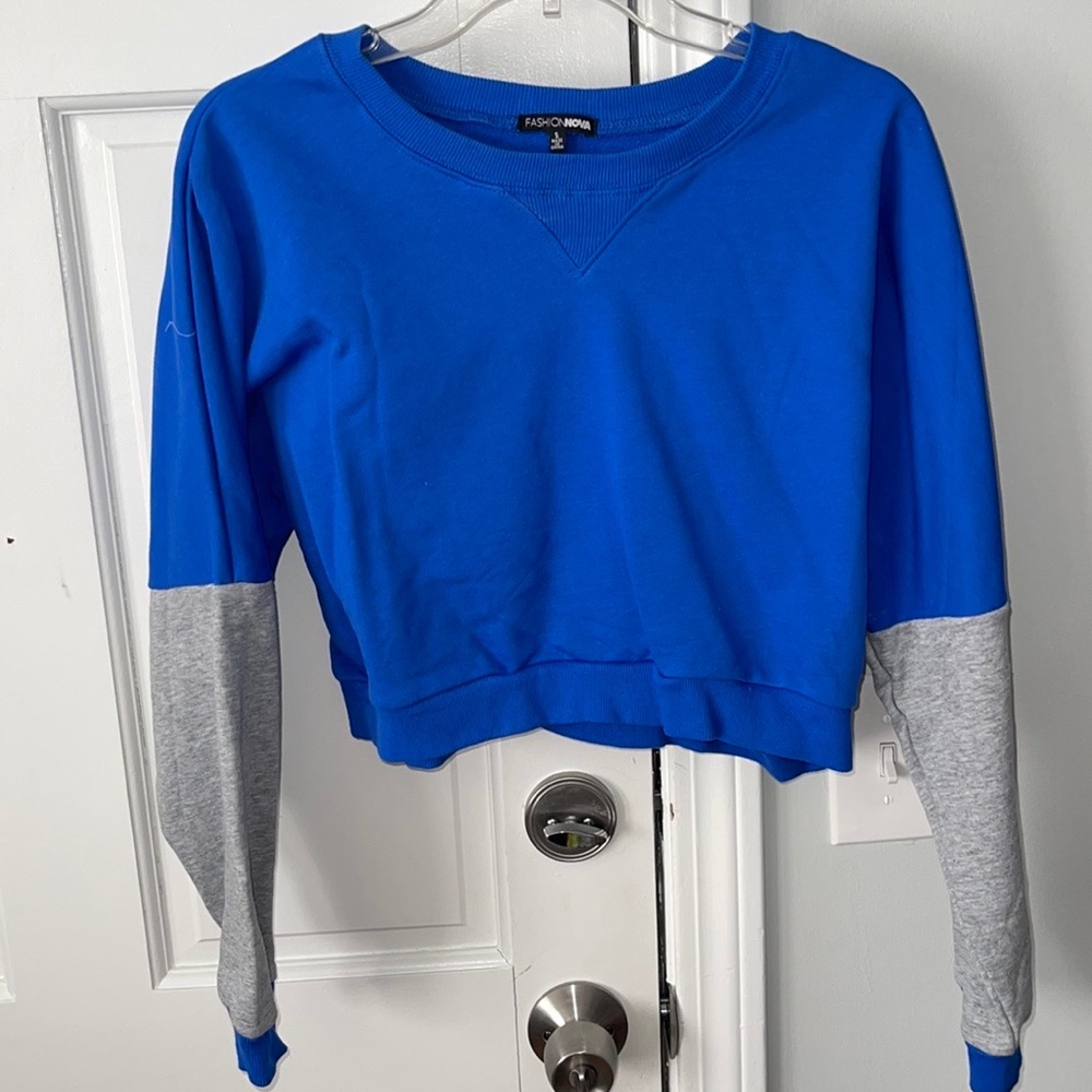 Blue and grey long sleeve crop top